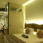 West Pera Hotel 3*