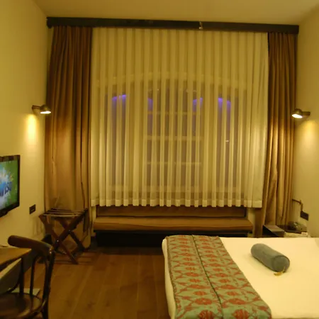 Hotel West Pera Istanboel