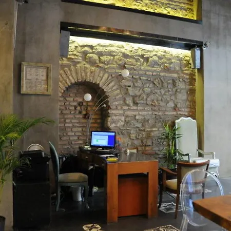 Hotel West Pera 3*