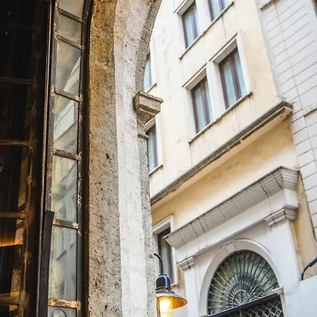 מלון West Pera 3*